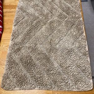EUC bath mat/rug